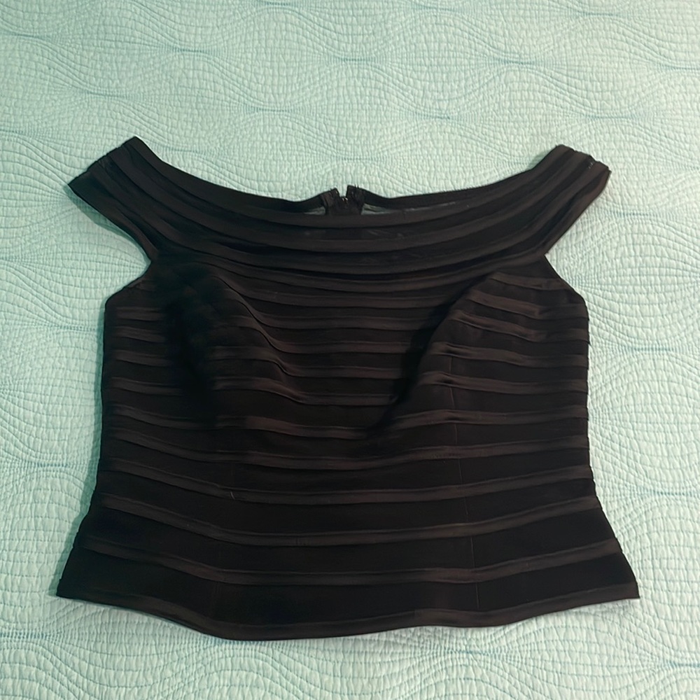 Js collection petite black striped cropped top